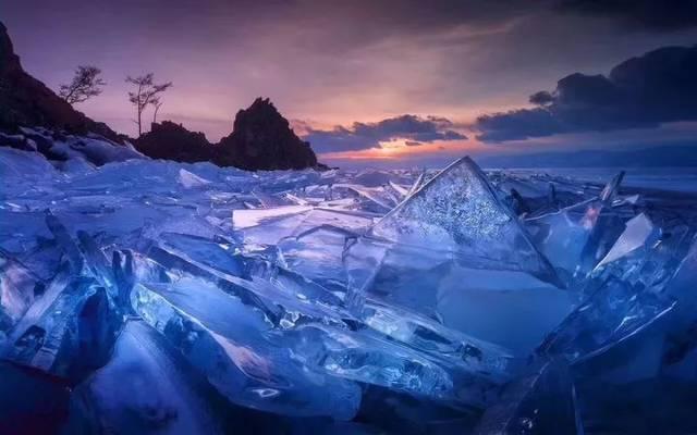 “张万森雪崩”风靡全网：当深情遇上大雪，我们如何取暖？